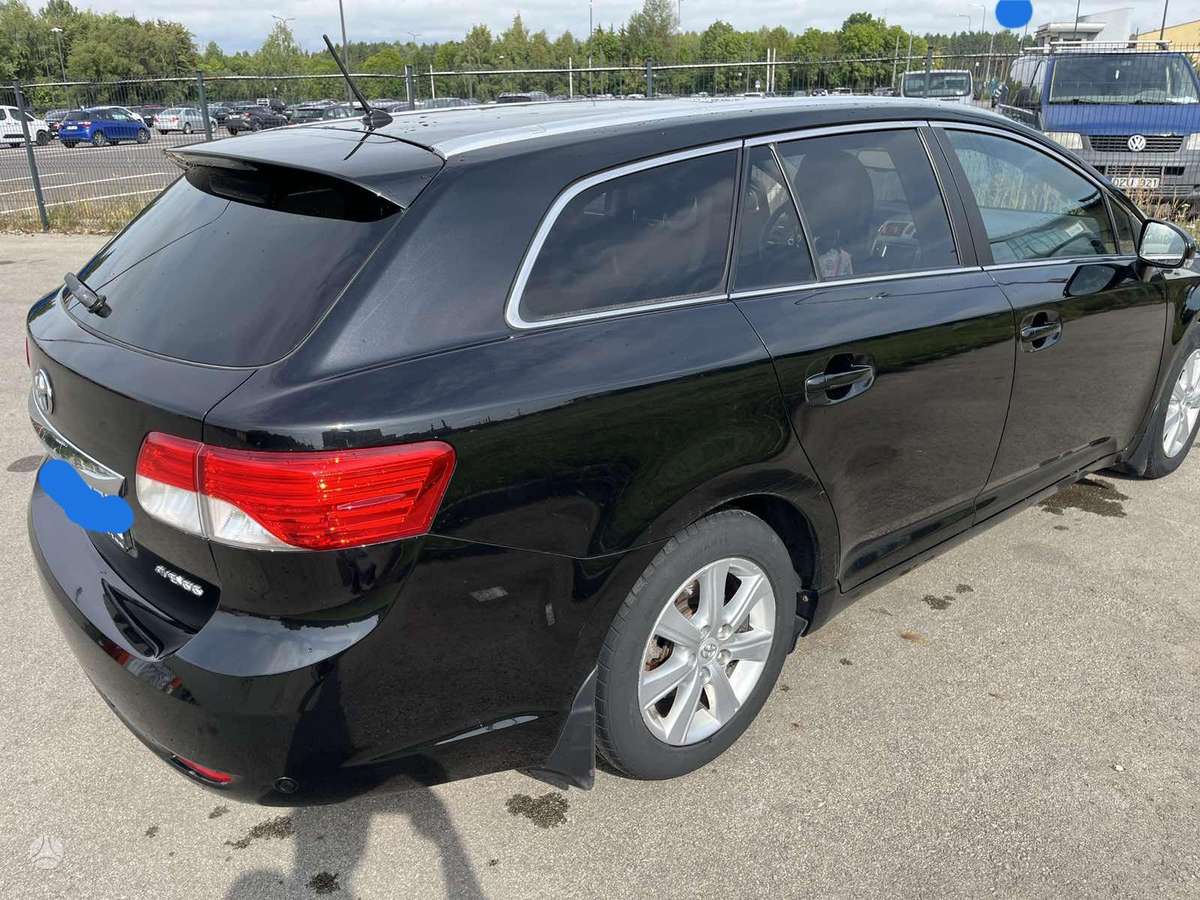 Toyota Avensis 2014 — engine 1998 cm³, 124 HP (91kW)