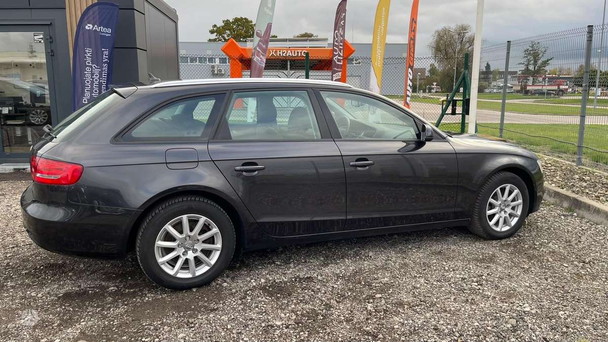 Audi A4 2013 — photo 13
