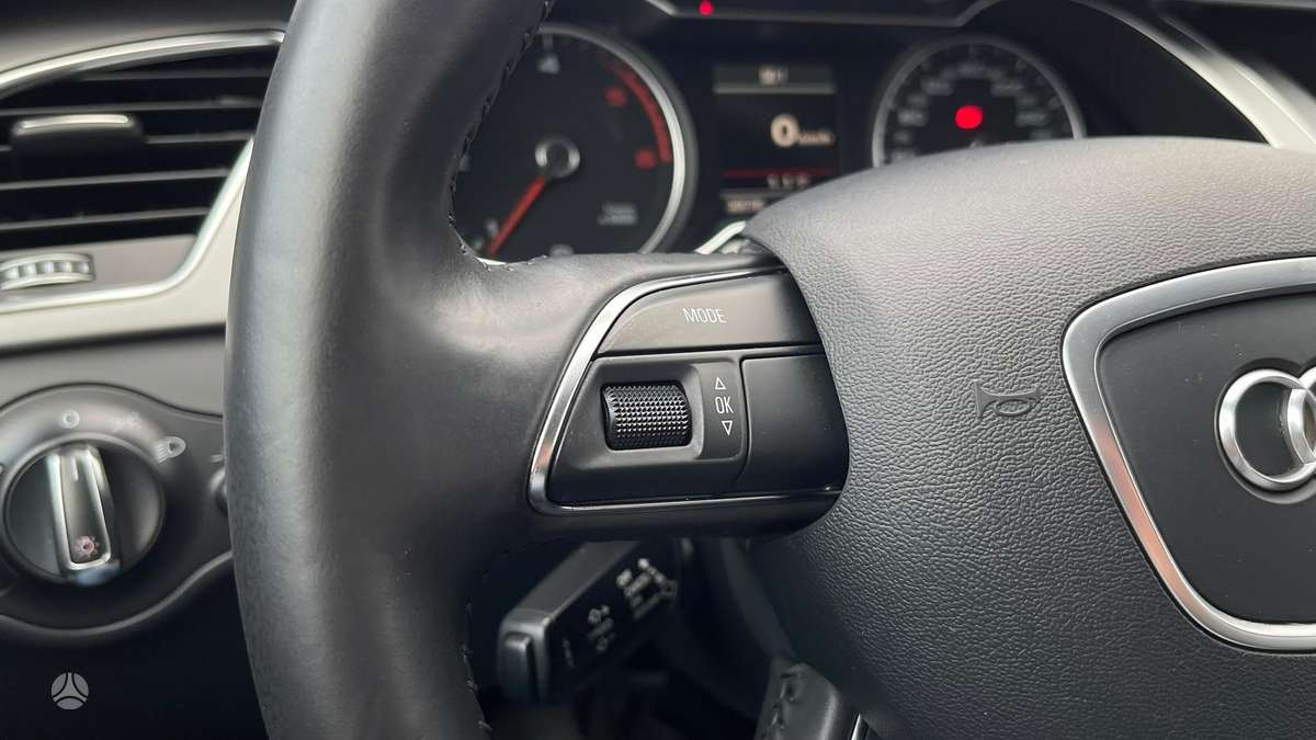 Audi A4 2013 — photo 18