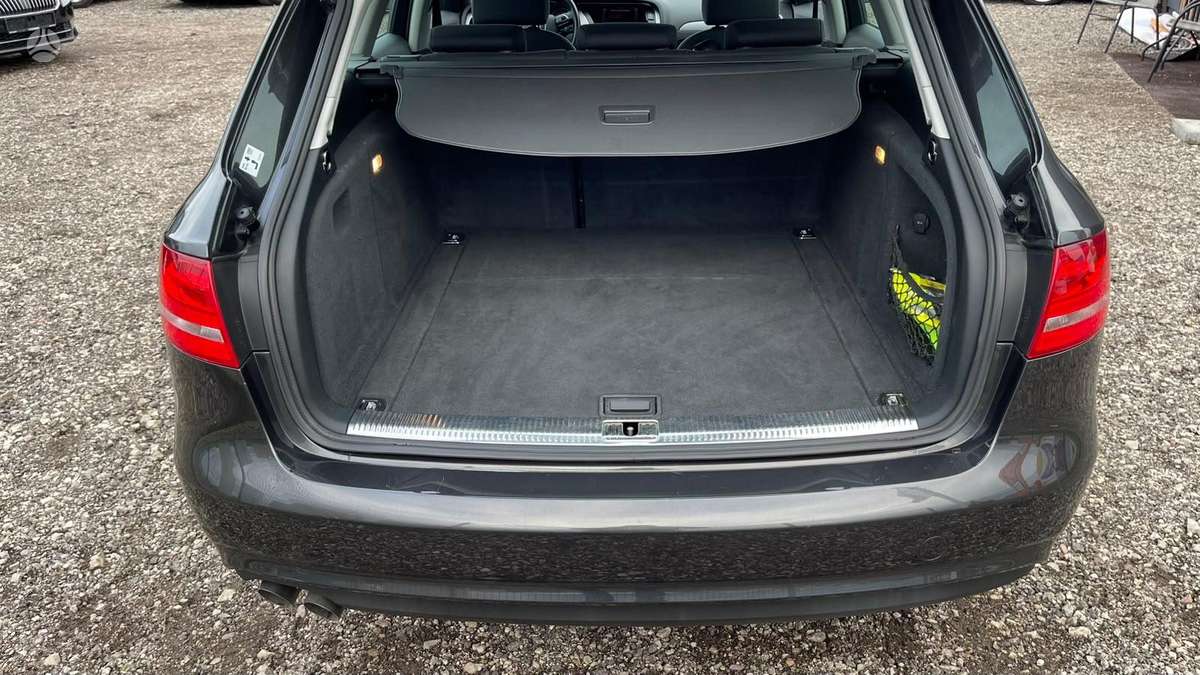Audi A4 2013 — photo 24