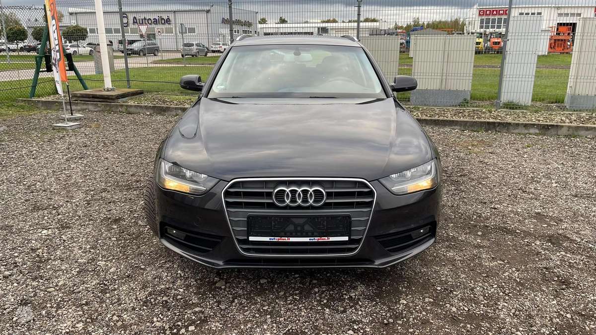 Audi A4 2013 — photo 8