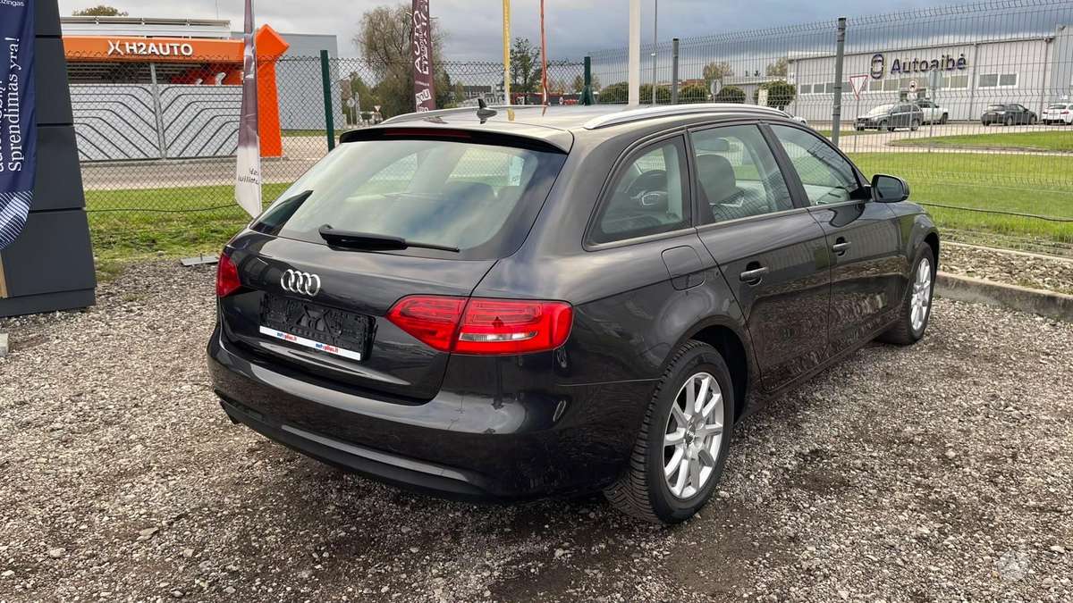 Audi A4 2013 — photo 9