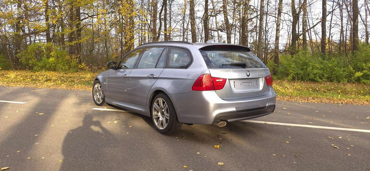 BMW 320 2011 — двигун 2000 cm³, 184 HP (135kW)