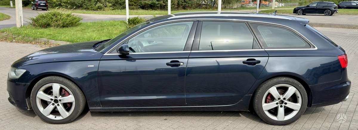 Audi A6 2012 — interior