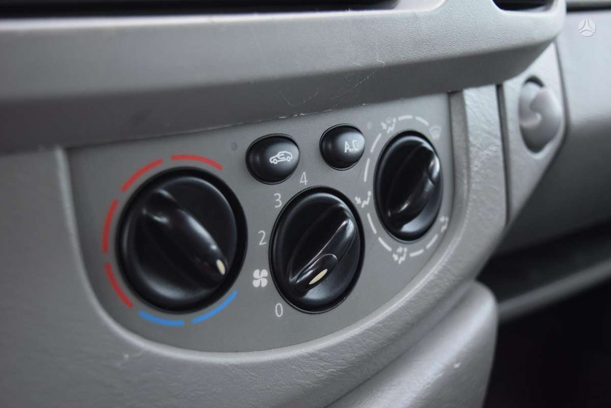 Opel Vivaro 2005 — photo 15