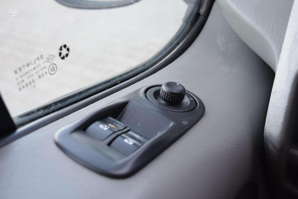 Opel Vivaro 2005 — photo 16