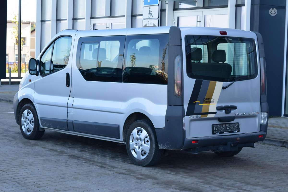 Opel Vivaro 2005 — interior