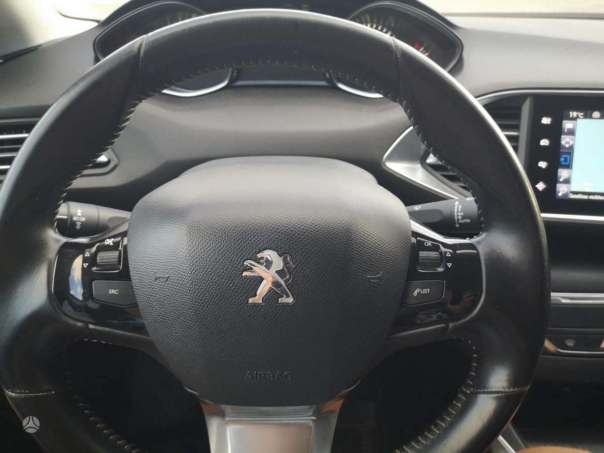 Peugeot 308 2015 — фото 15