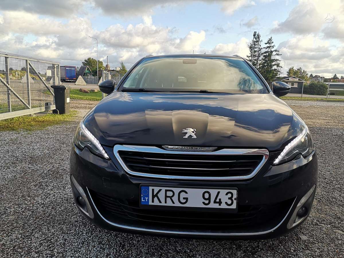 Peugeot 308 2015 — салон