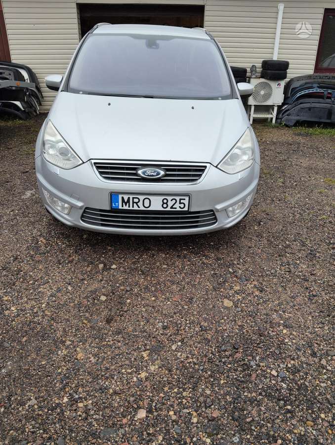 Ford Galaxy 2012 — photo 6