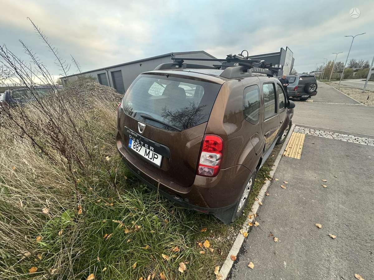 Dacia Duster 2014 — вигляд ззаду
