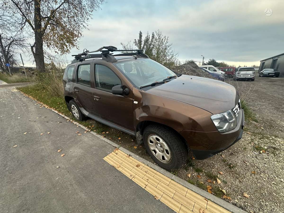 Dacia Duster 2014 — салон