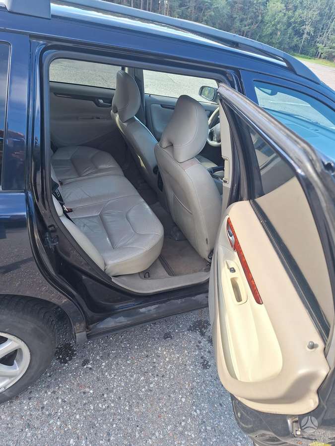 Volvo V70 2005 — photo 11