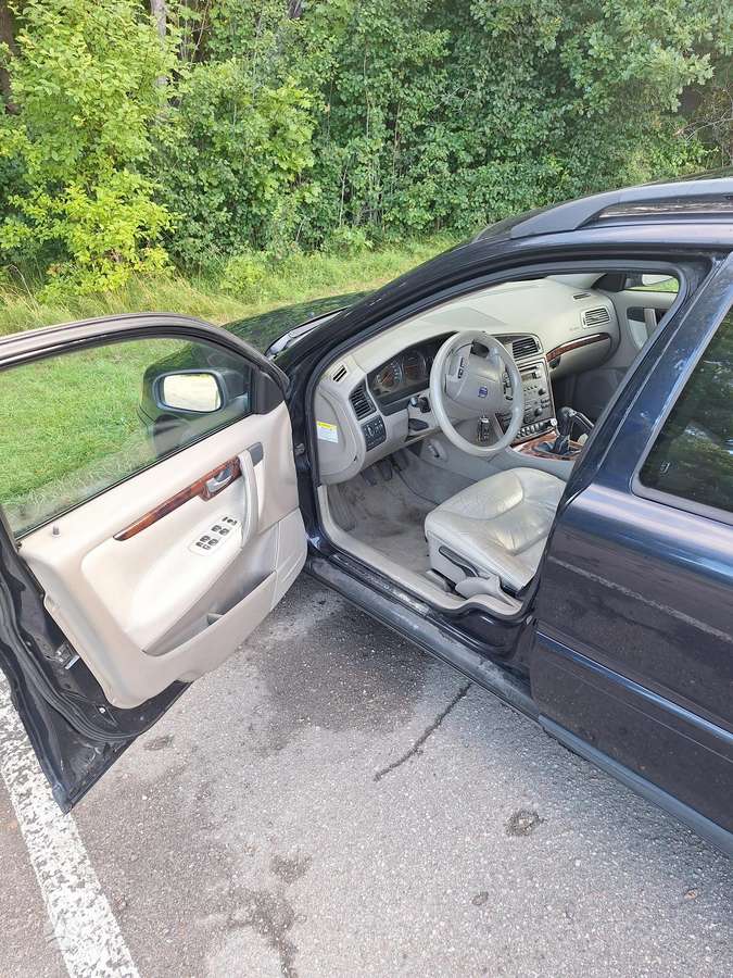 Volvo V70 2005 — photo 13
