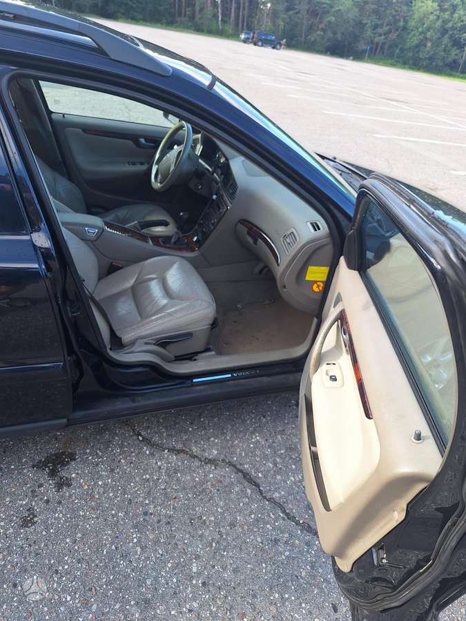 Volvo V70 2005 — photo 14