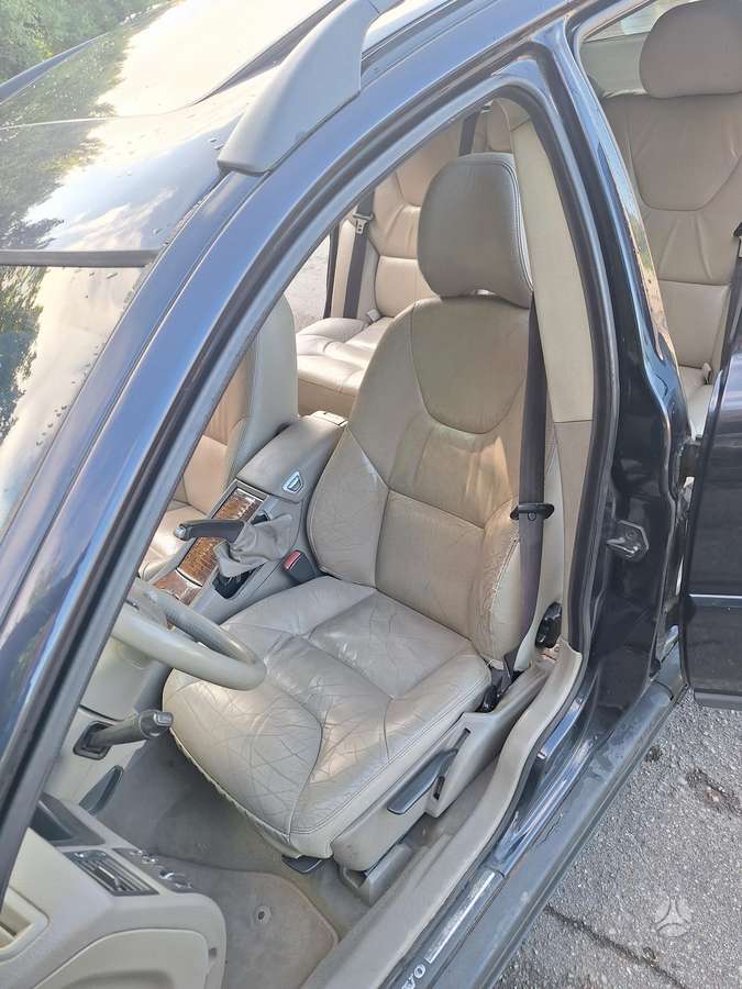 Volvo V70 2005 — photo 17
