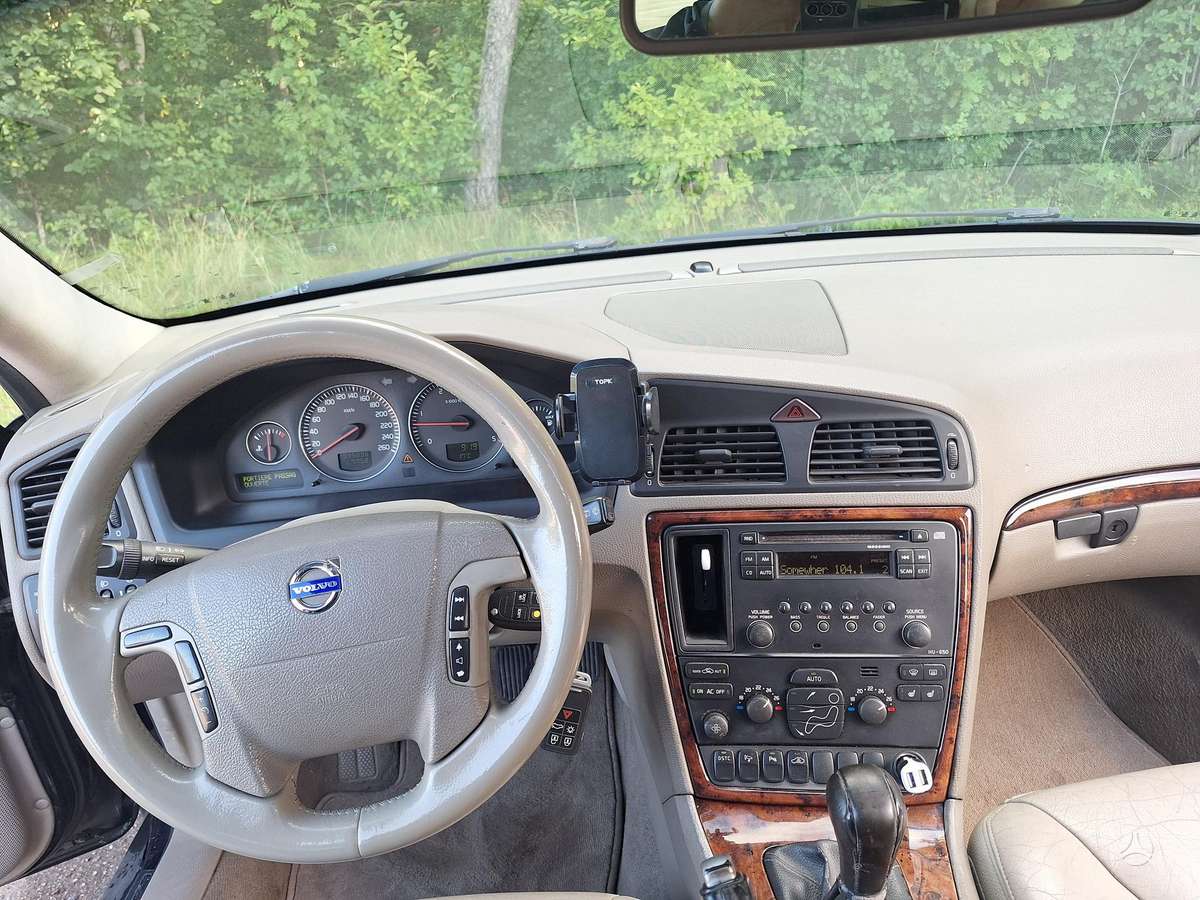 Volvo V70 2005 — photo 18