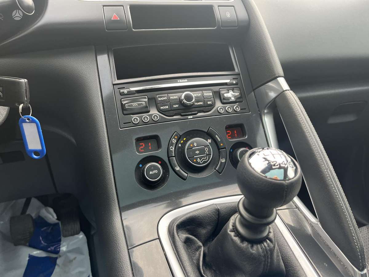 Peugeot 3008 2009 — photo 17