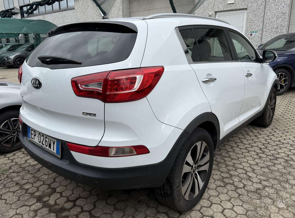 Kia Sportage 2013 — interior