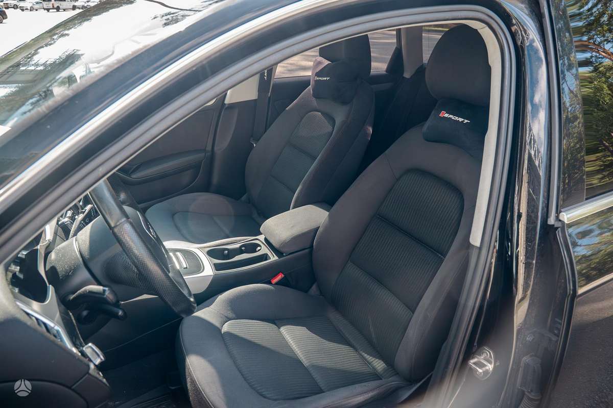 Audi A4 2009 — photo 13
