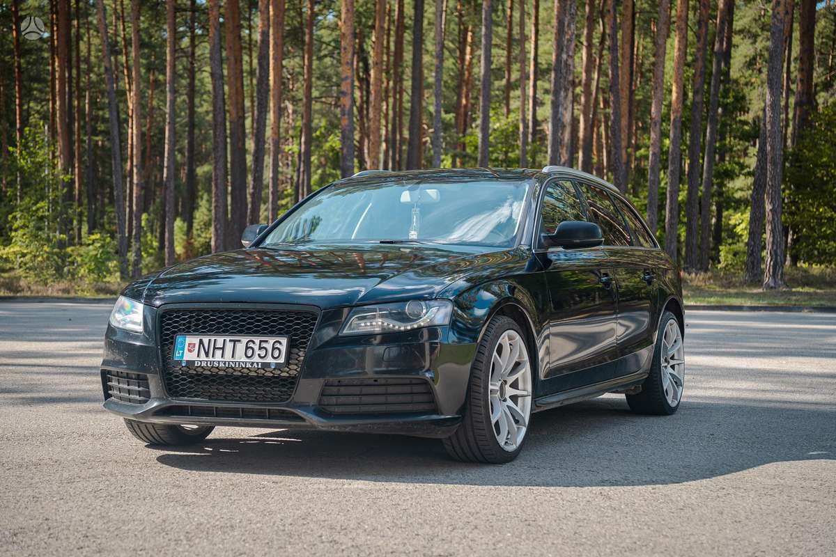 Audi A4 2009 — rear view