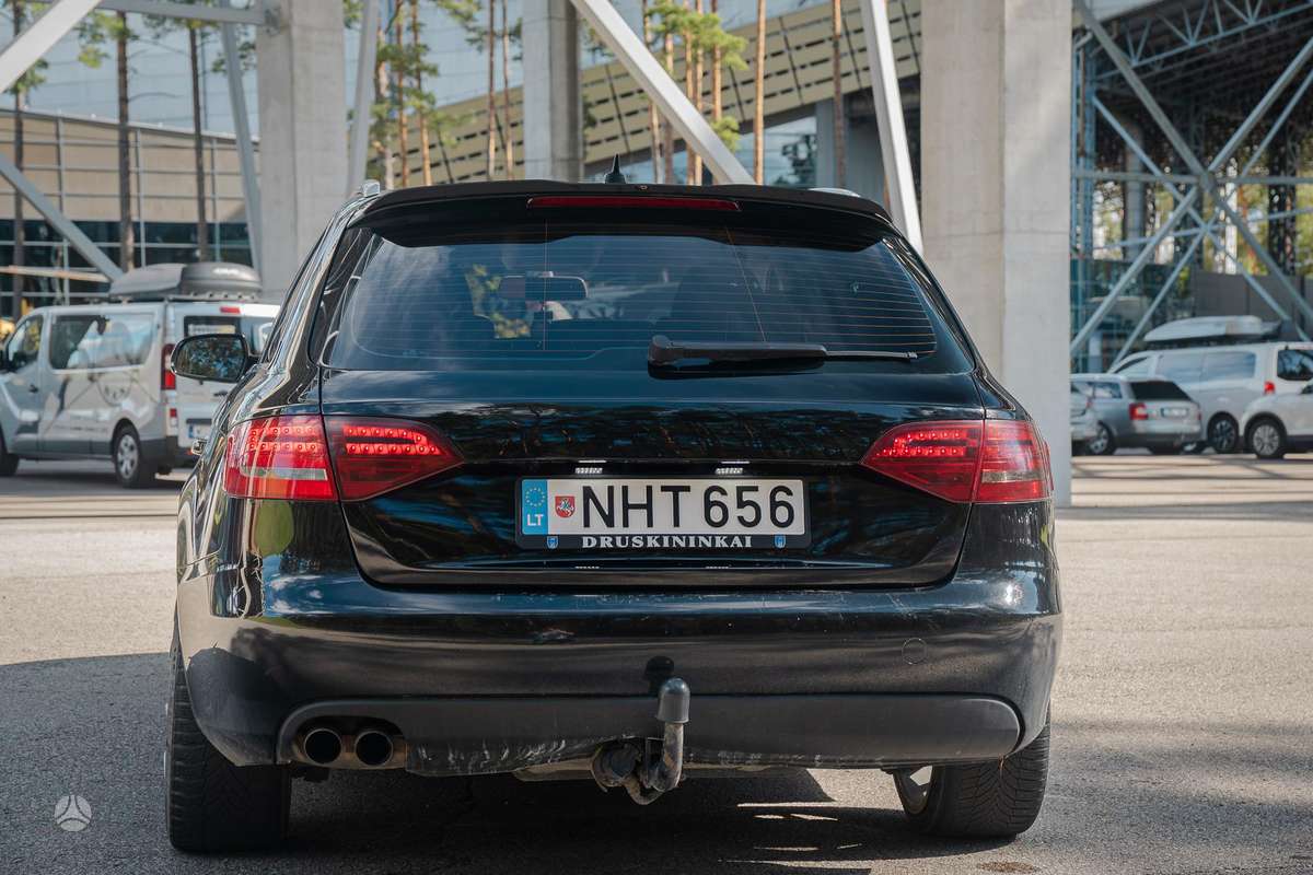 Audi A4 2009 — photo 6