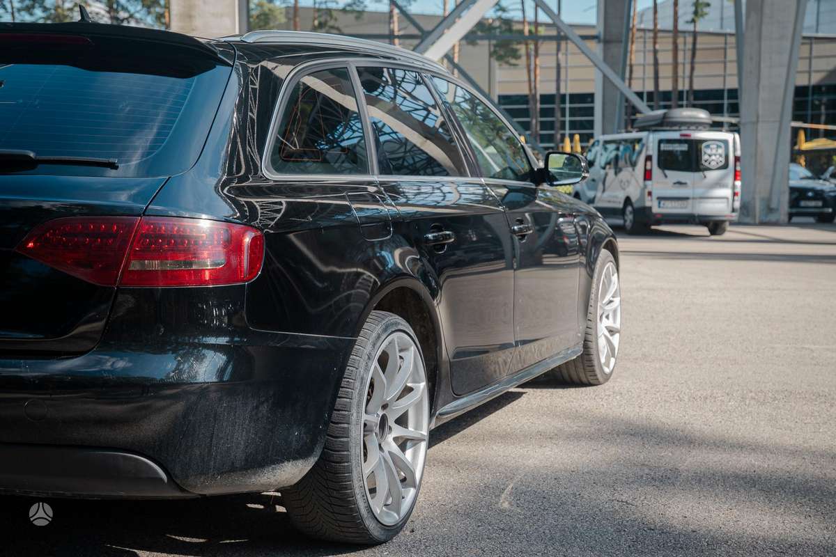 Audi A4 2009 — photo 7