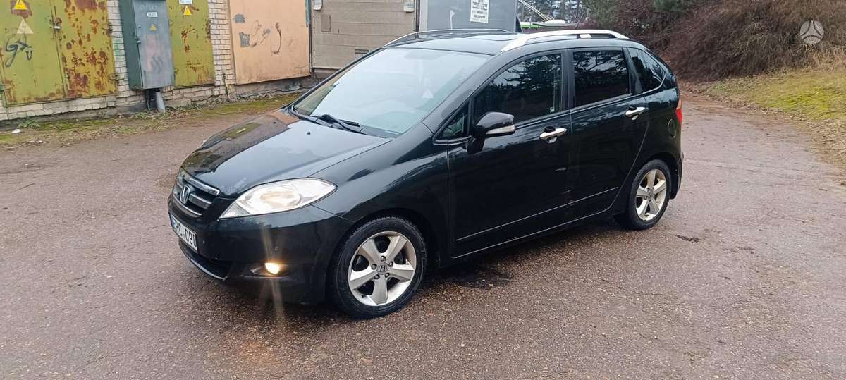Honda FR-V 2007 — вигляд ззаду