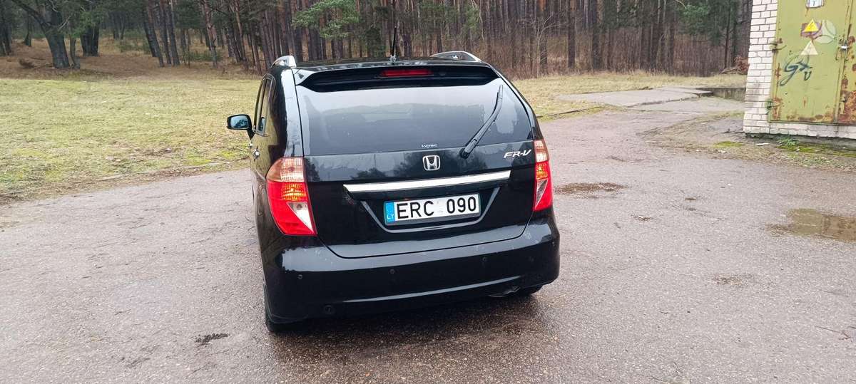 Honda FR-V 2007 — двигун 1800 cm³, 140 HP (103kW)