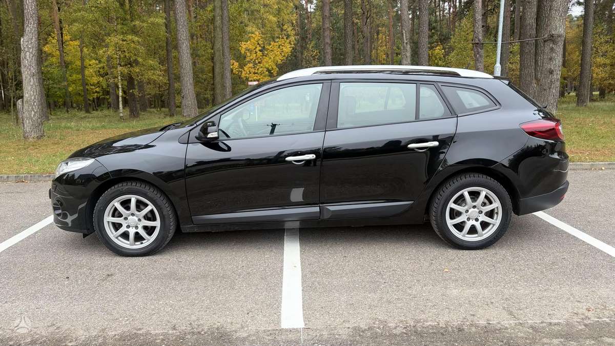 Renault Megane 2012 — вигляд ззаду