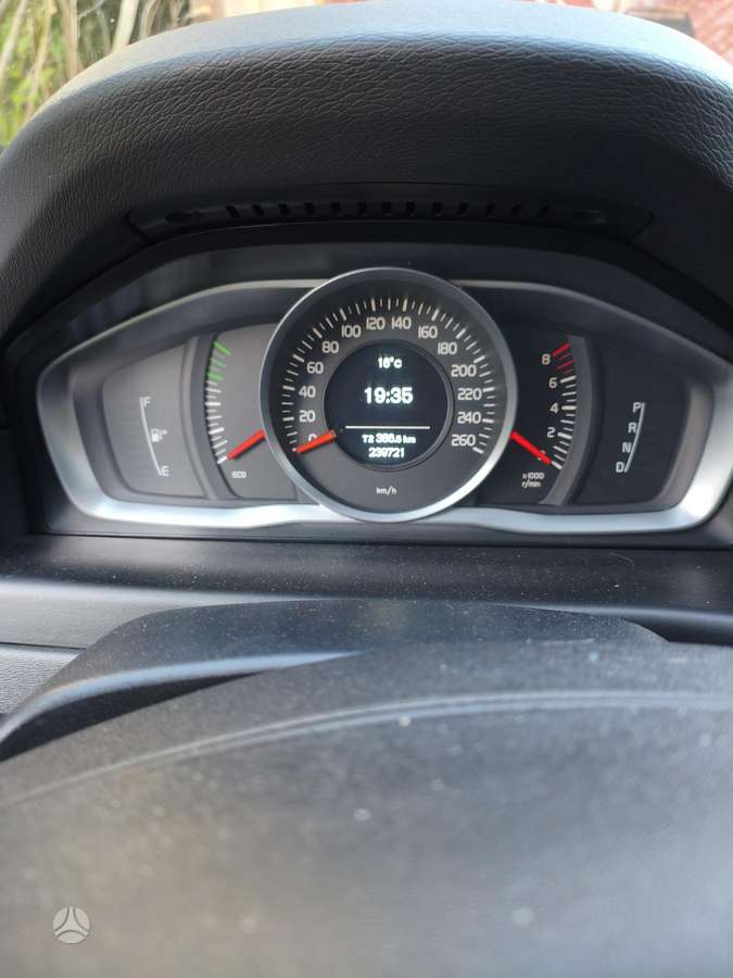 Volvo V70 2014 — photo 9