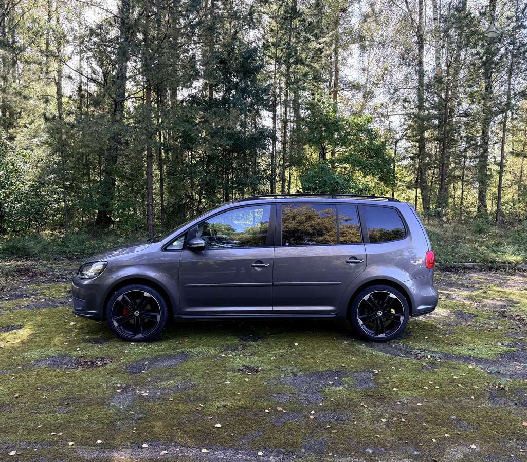 Volkswagen Touran, 2011