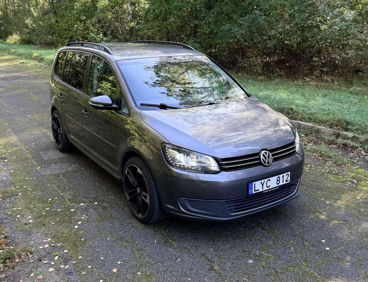 Volkswagen Touran 2011 — engine 1598 cm³, 105 HP (77kW)