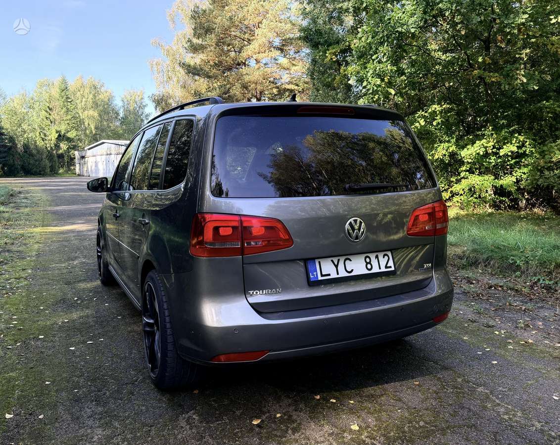 Volkswagen Touran 2011 — photo 7