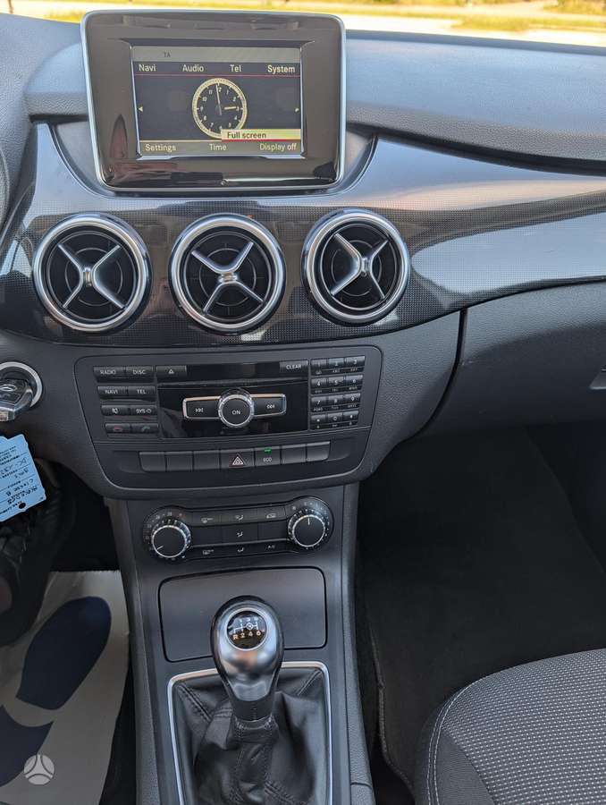 Mercedes-Benz B180 2014 — photo 12