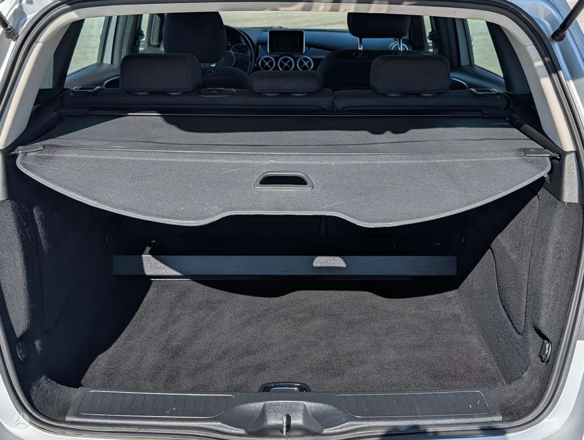 Mercedes-Benz B180 2014 — photo 14