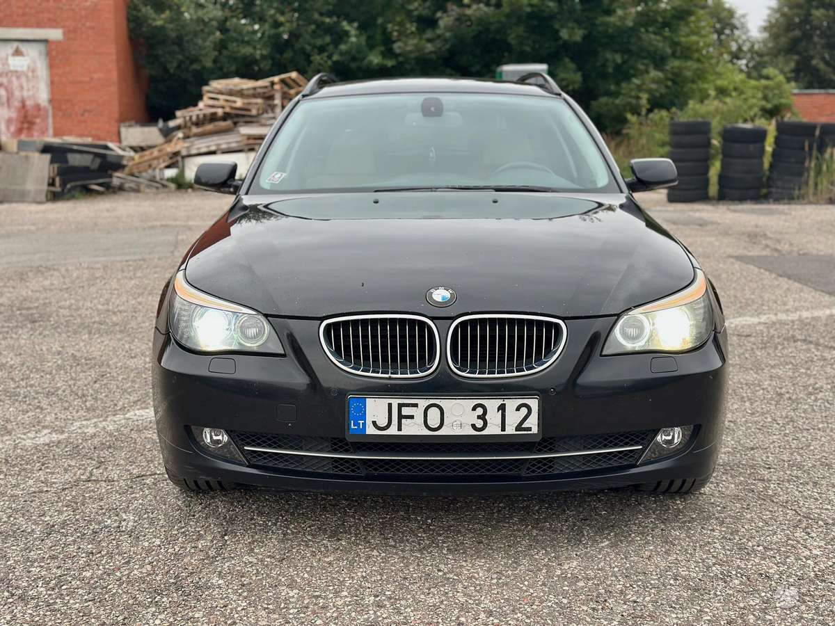 BMW 530 2008 — rear view
