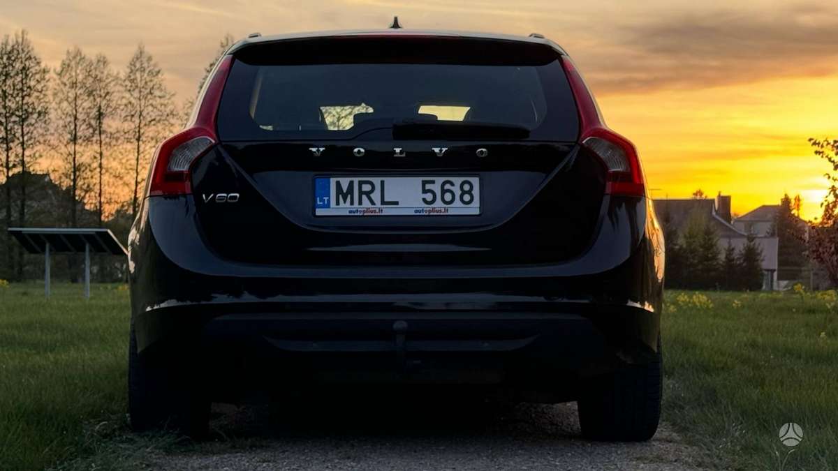 Volvo V60 2011 — photo 12