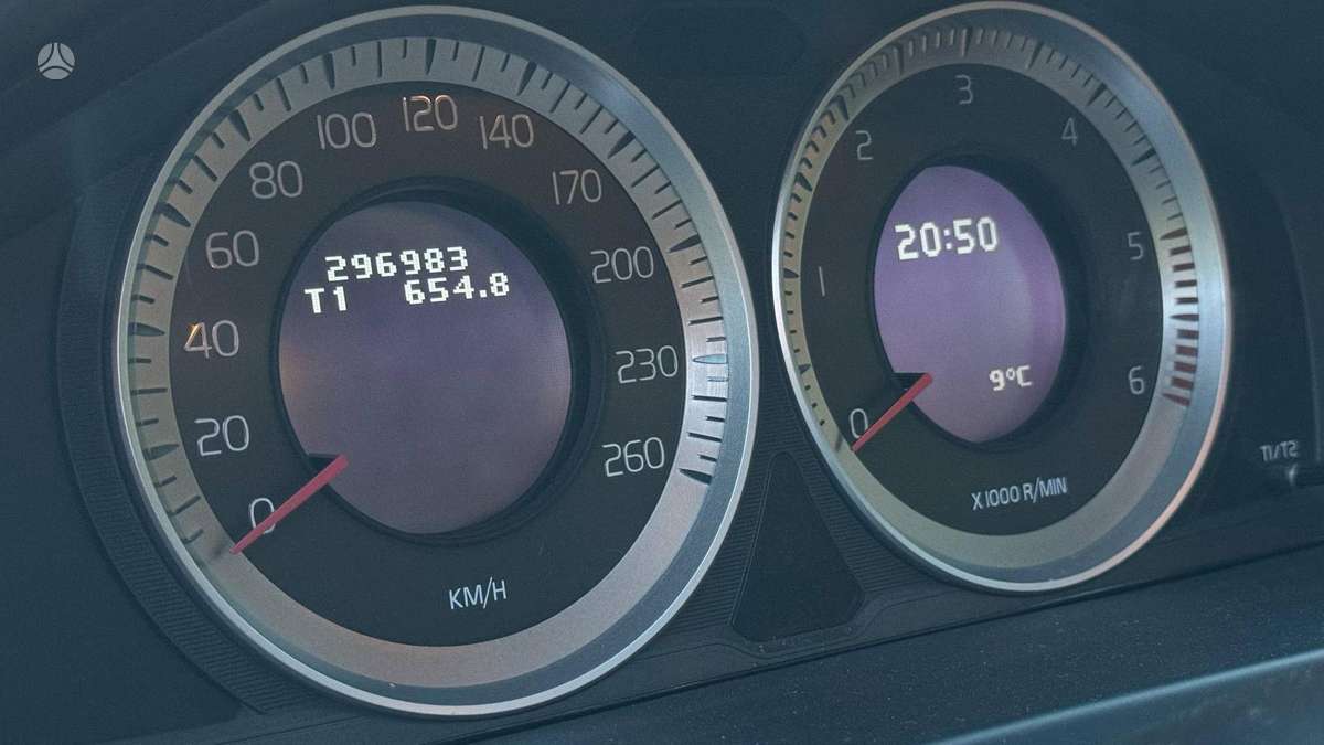 Volvo V60 2011 — photo 17