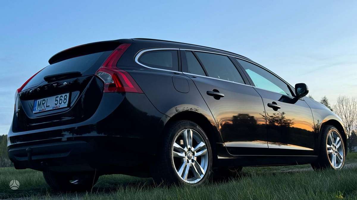 Volvo V60 2011 — photo 7