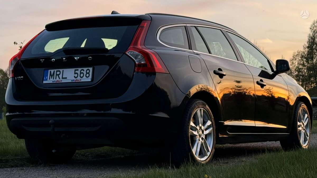 Volvo V60 2011 — photo 9