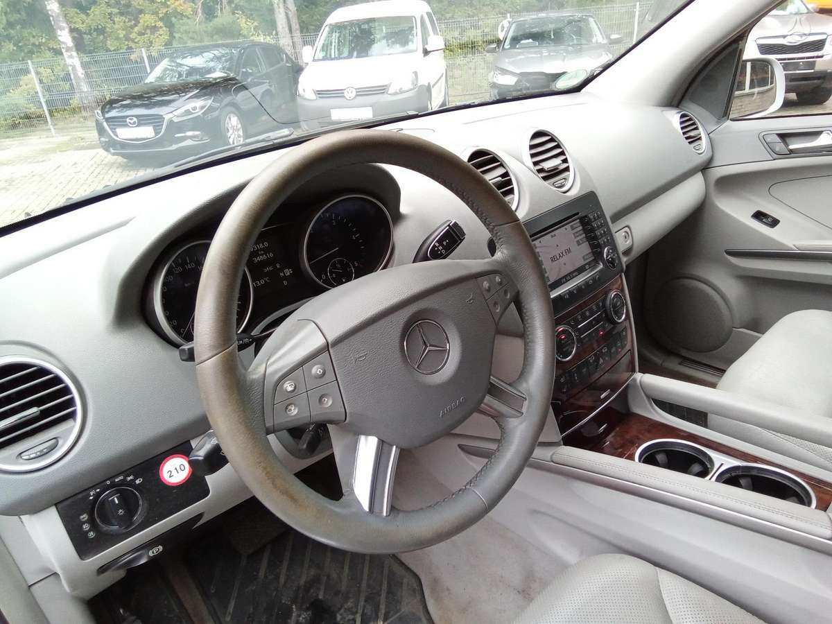 Mercedes-Benz ML320 2007 — photo 10