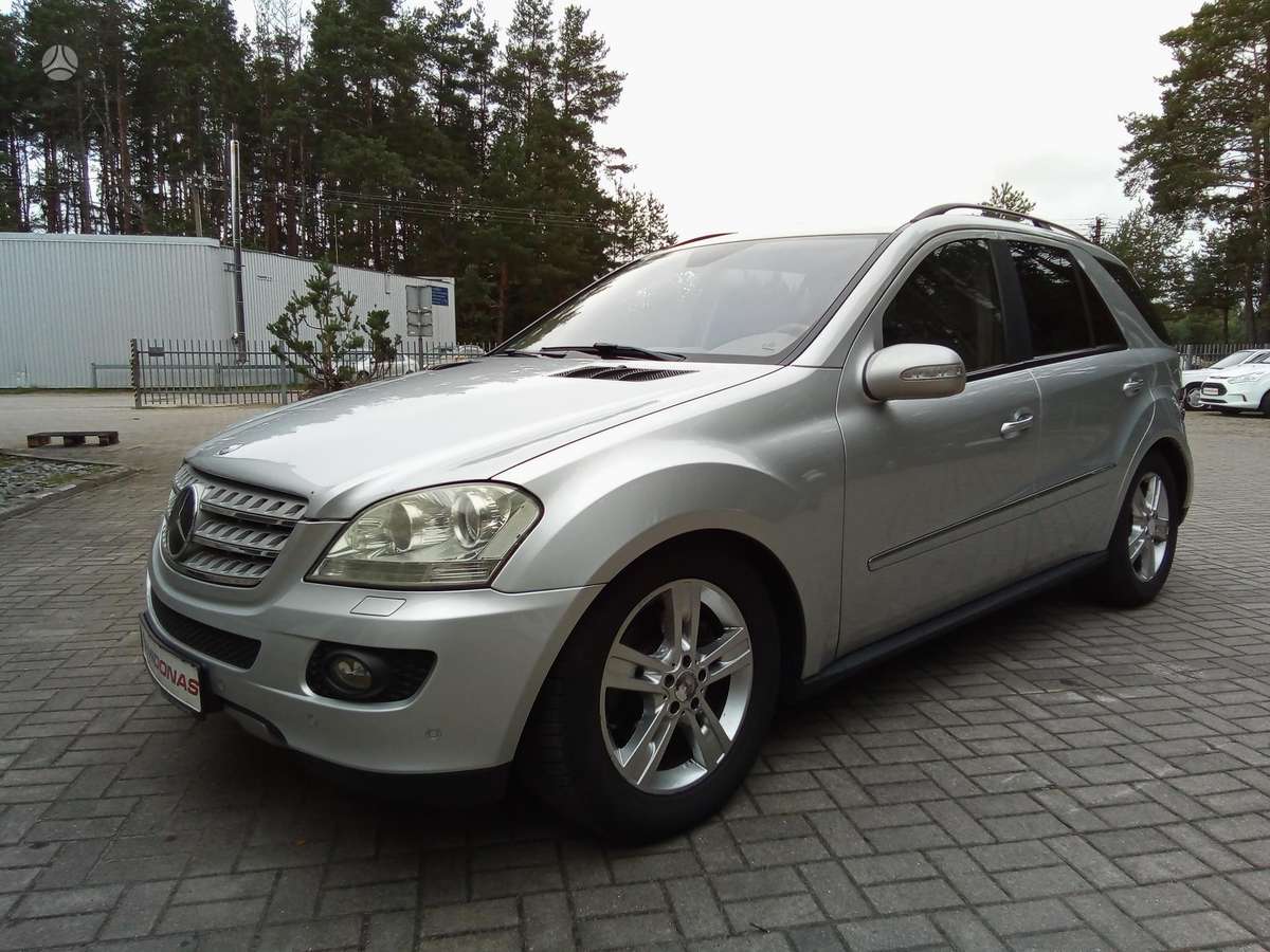 Mercedes-Benz ML320 2007 — interior