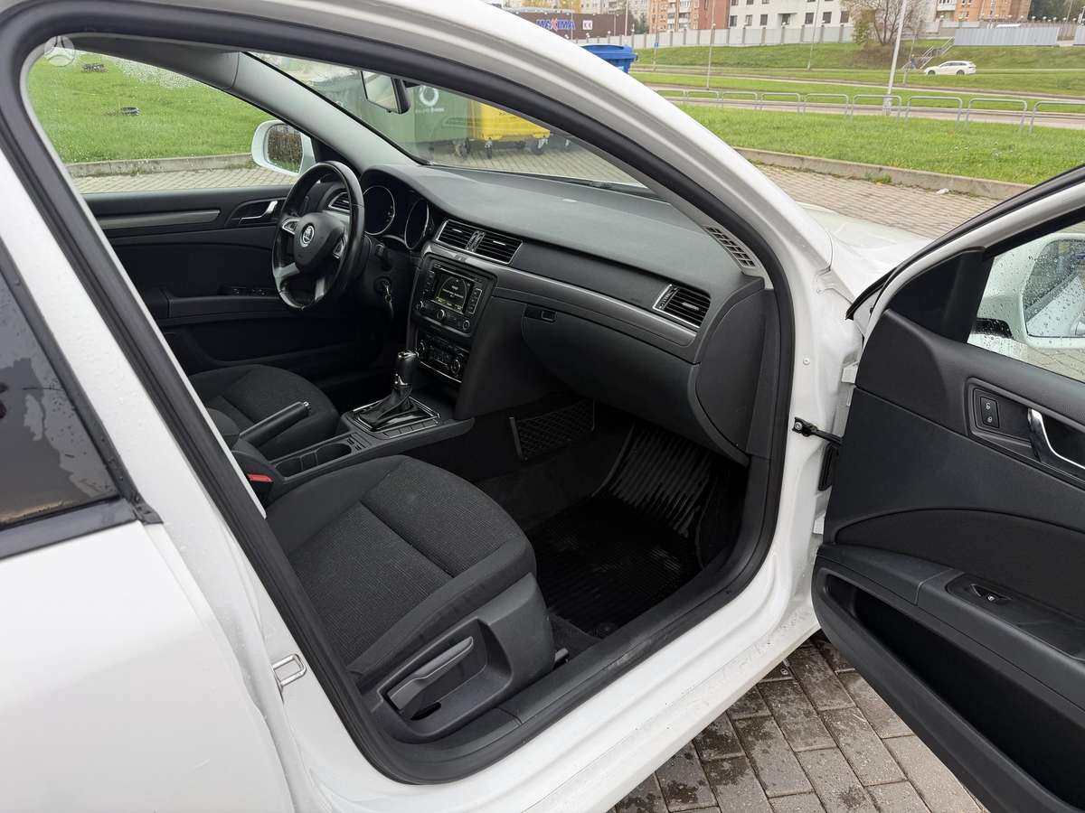 Skoda Superb 2014 — photo 17