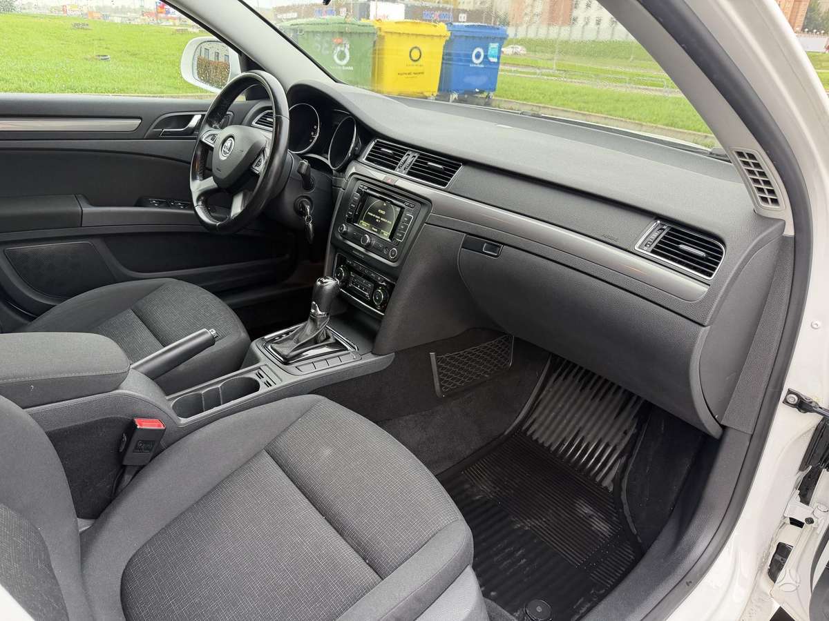 Skoda Superb 2014 — photo 18