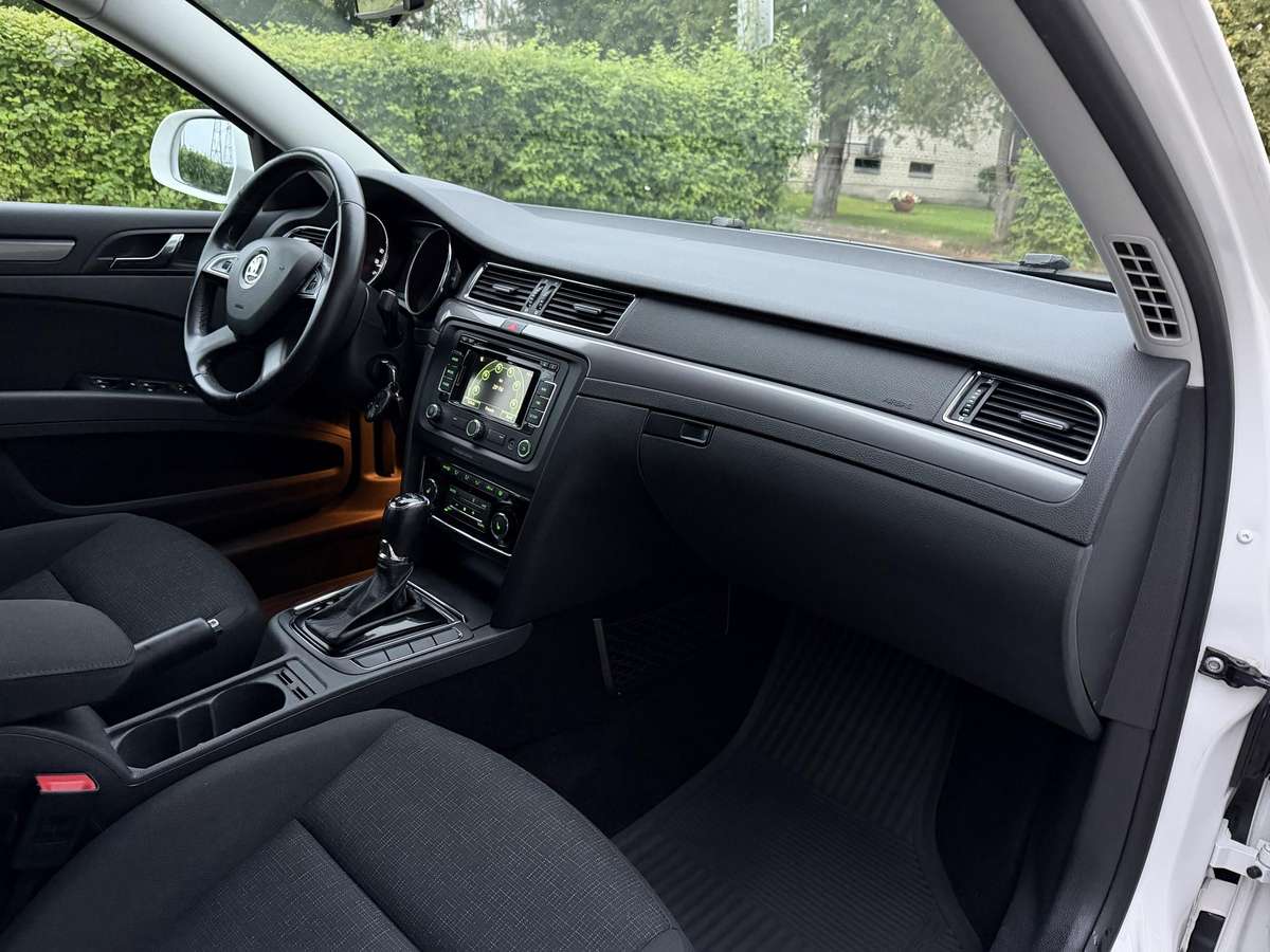Skoda Superb 2014 — photo 20