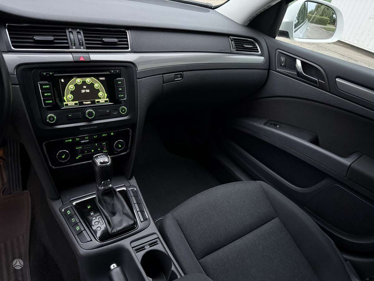 Skoda Superb 2014 — photo 22