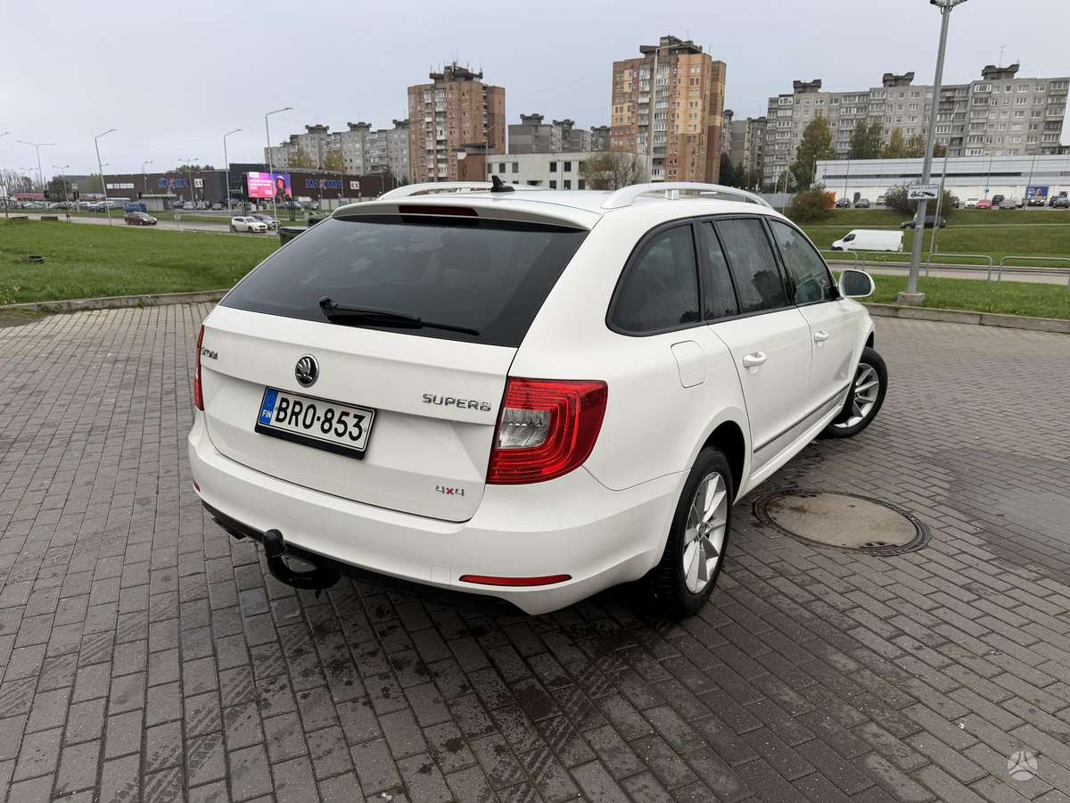 Skoda Superb 2014 — interior