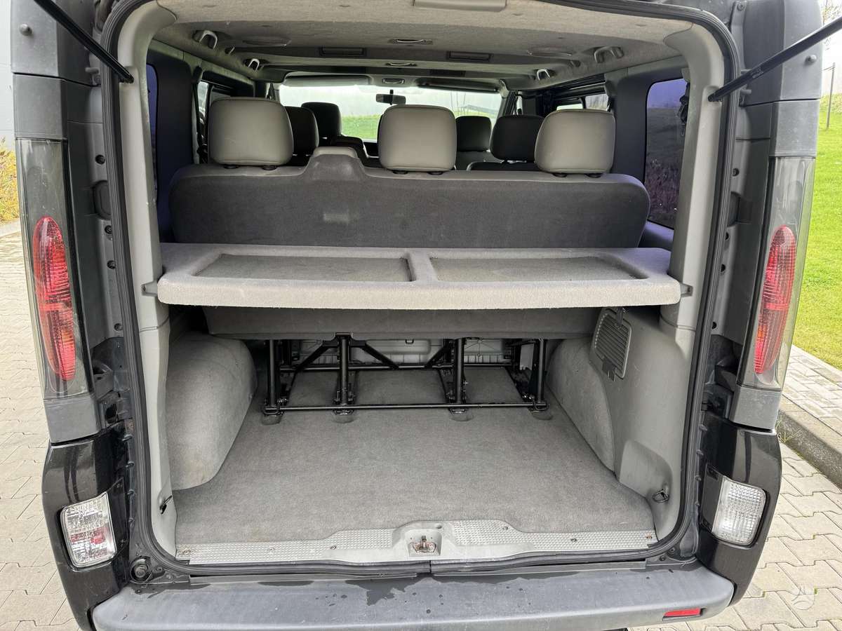 Renault Trafic 2004 — фото 12