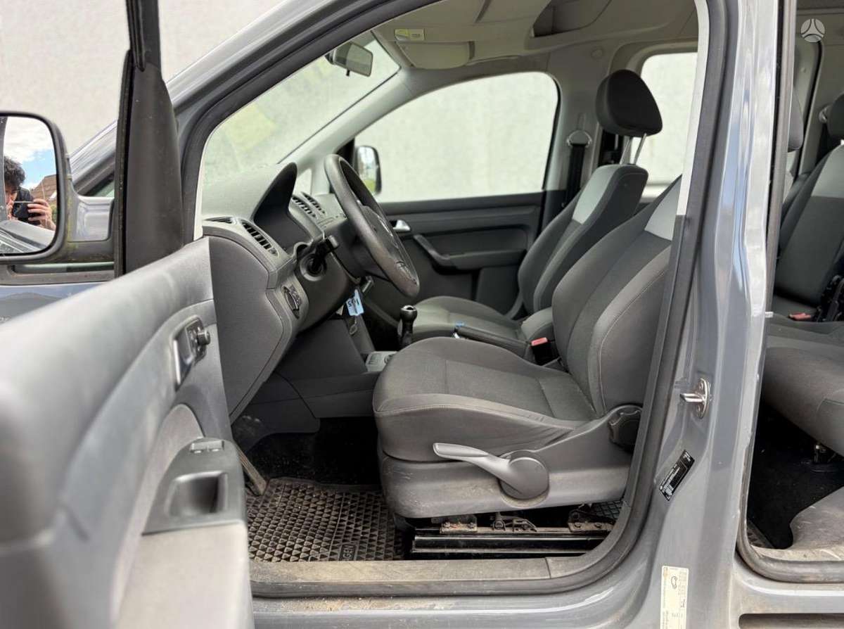 Volkswagen Caddy 2011 — photo 10